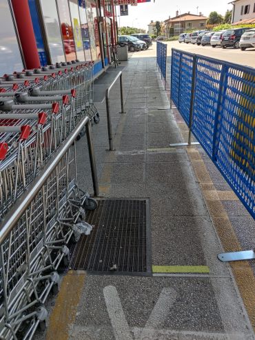 Barrieren und Personenzähler garantieren Weihnachtseinkäufe in Einkaufszentren Transenne.net 4
