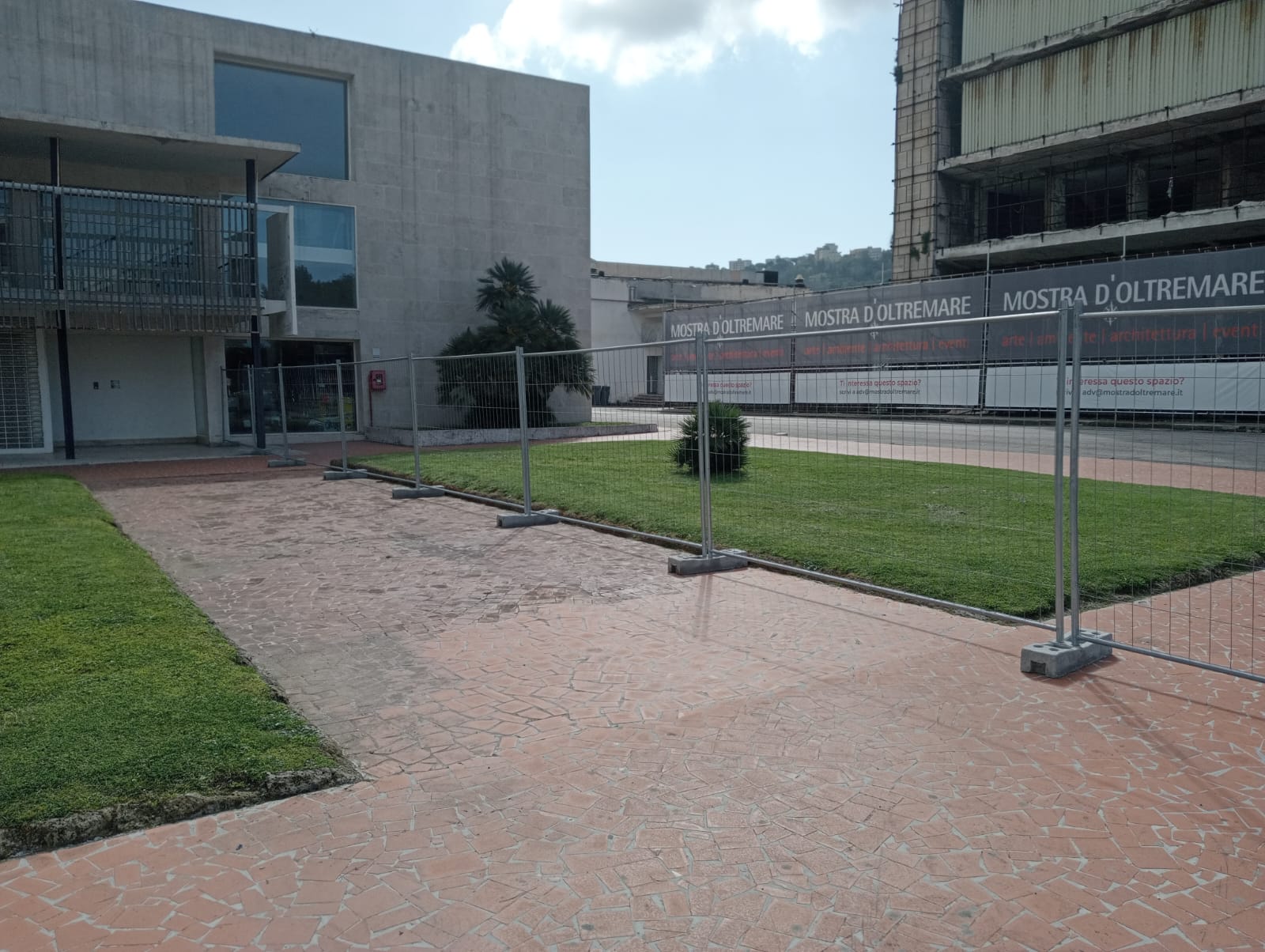 Fornitori ufficiali per le delimitazioni del Comicons Napoli 2025 | Transenne.net Transenne.net 9